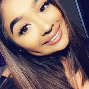 Meet your Posher, Clarissa